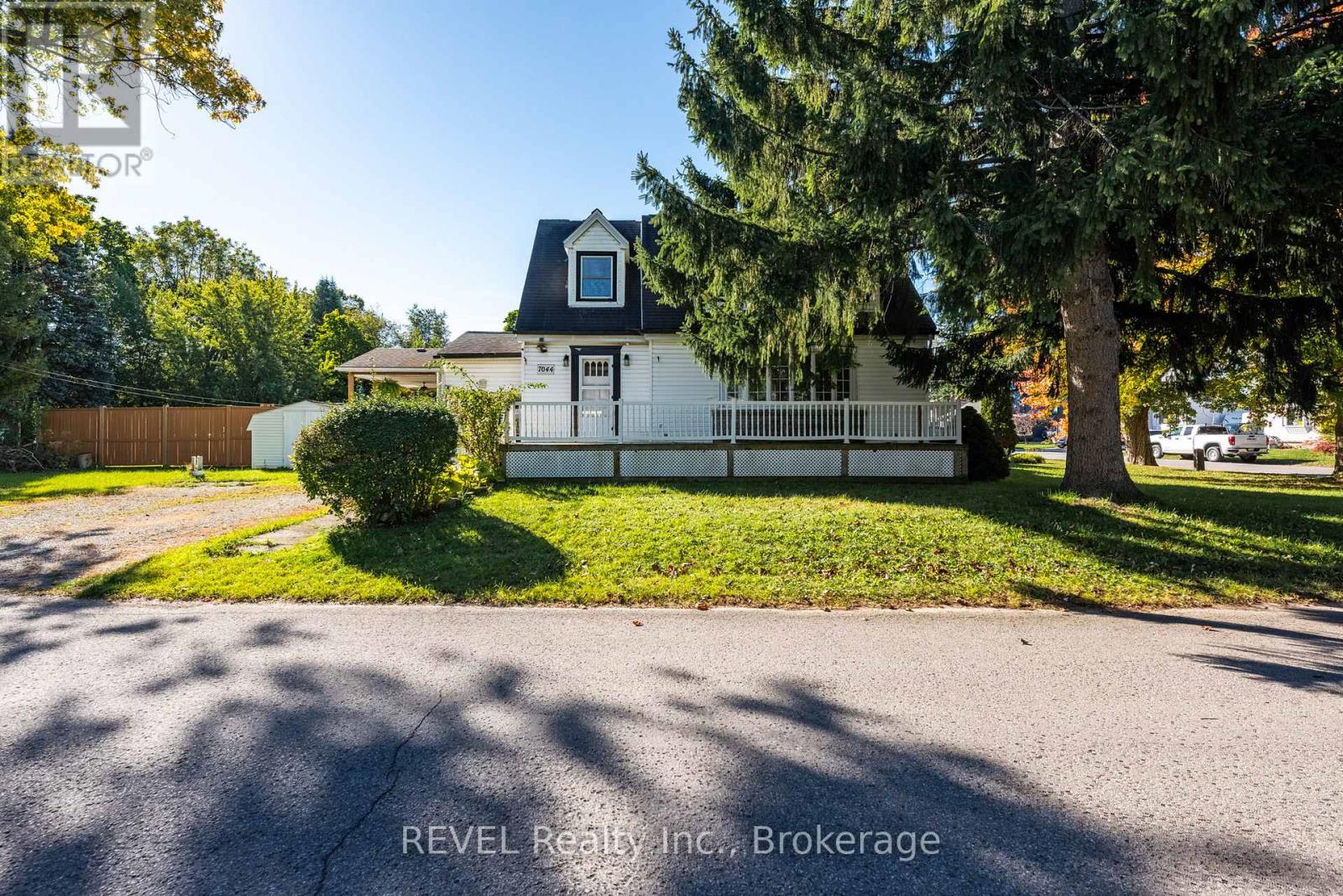 7044 Leeming Street, Niagara Falls, Ontario  L2G 1L3 - Photo 4 - X14085406
