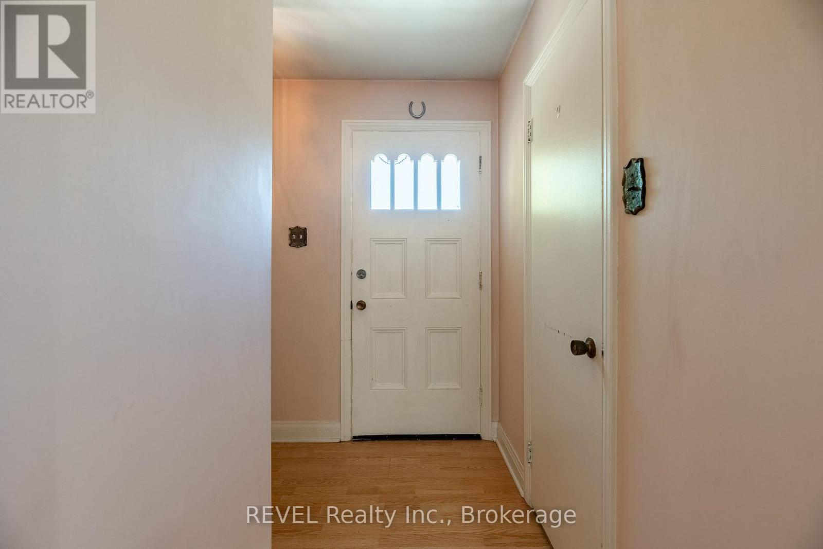 7044 Leeming Street, Niagara Falls, Ontario  L2G 1L3 - Photo 6 - X14085406