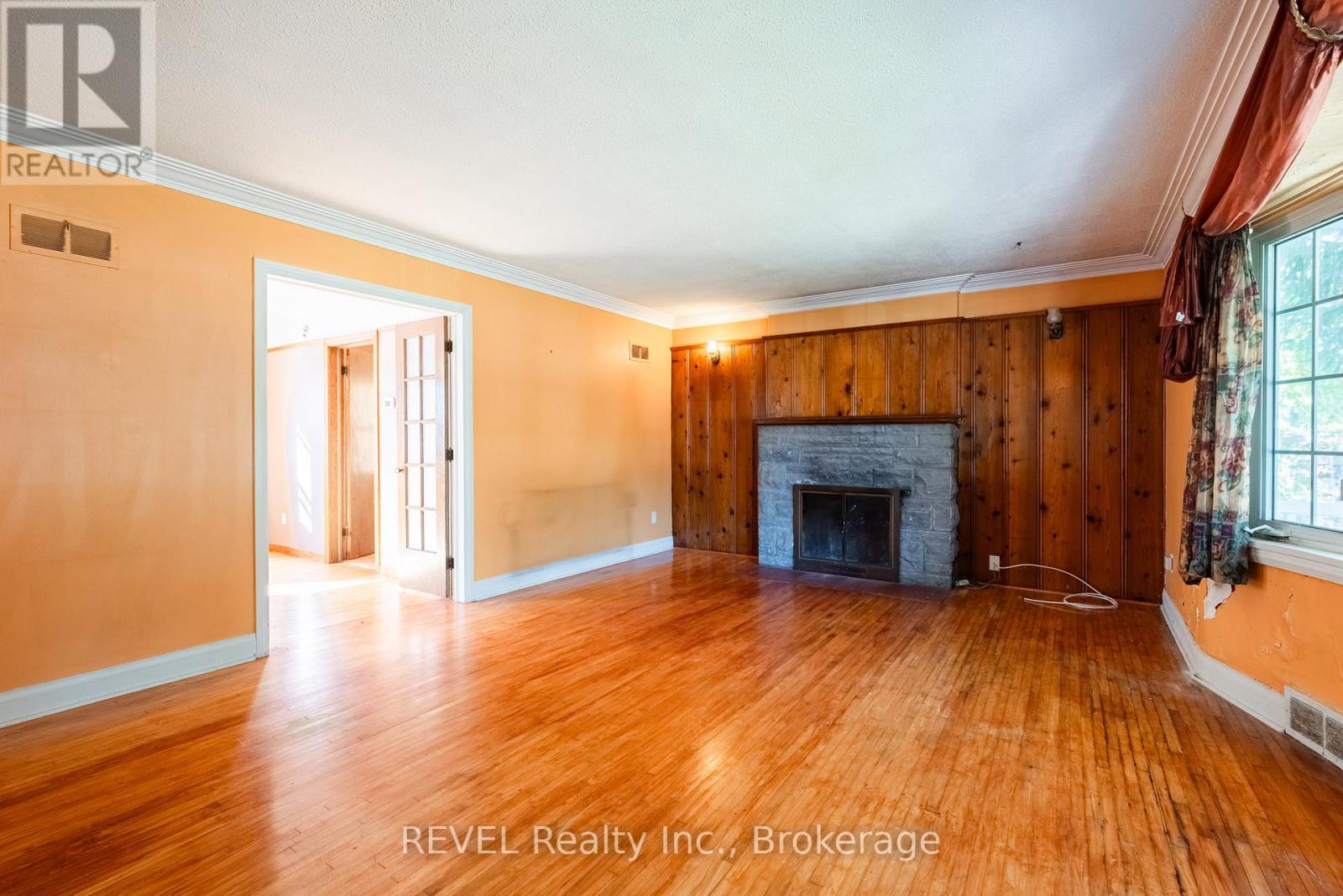 7044 Leeming Street, Niagara Falls, Ontario  L2G 1L3 - Photo 9 - X14085406