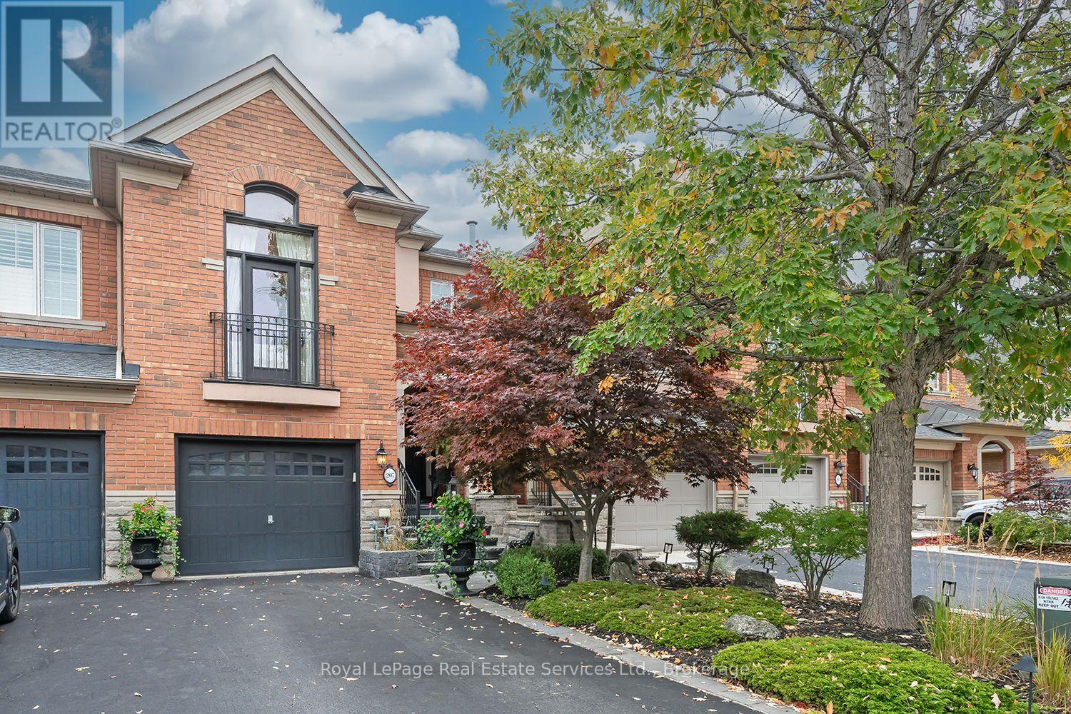 207 TAWNY CRESCENT, Oakville, Ontario