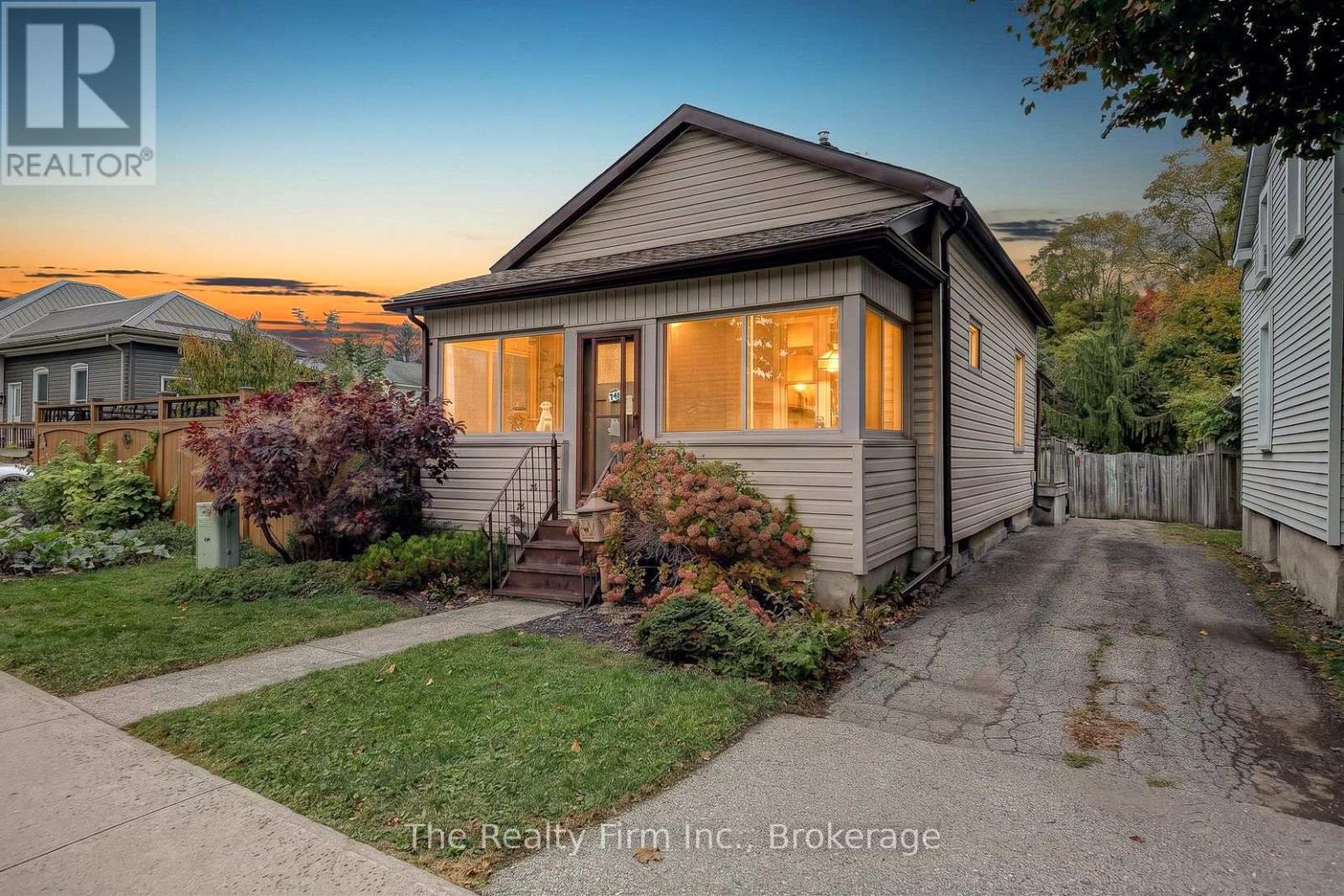 741 Nelson Street, Woodstock, Ontario  N4S 4J2 - Photo 2 - X14085424