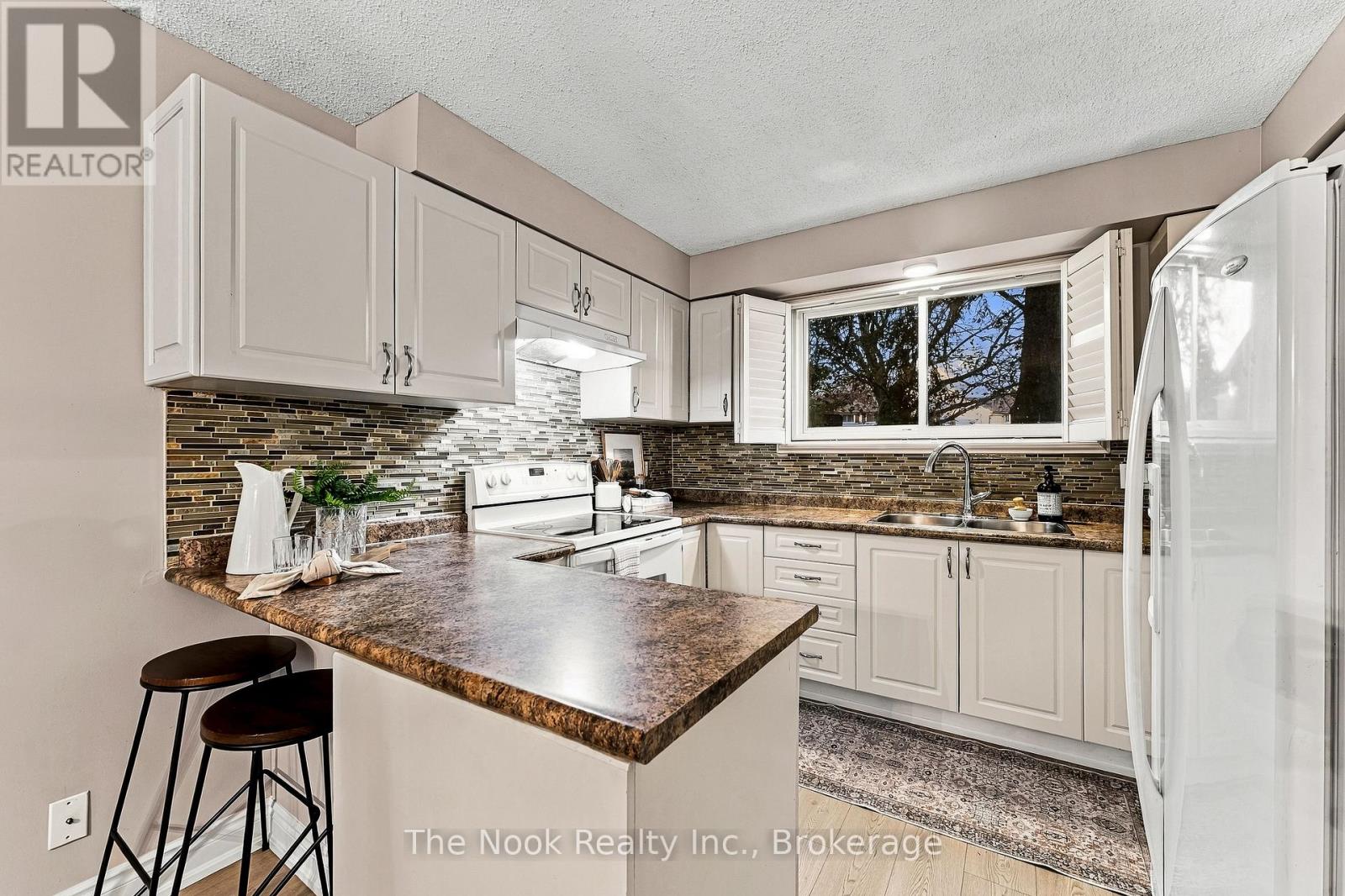 503 Torrington Court, Oshawa, Ontario  L1G 7L9 - Photo 7 - E14079892