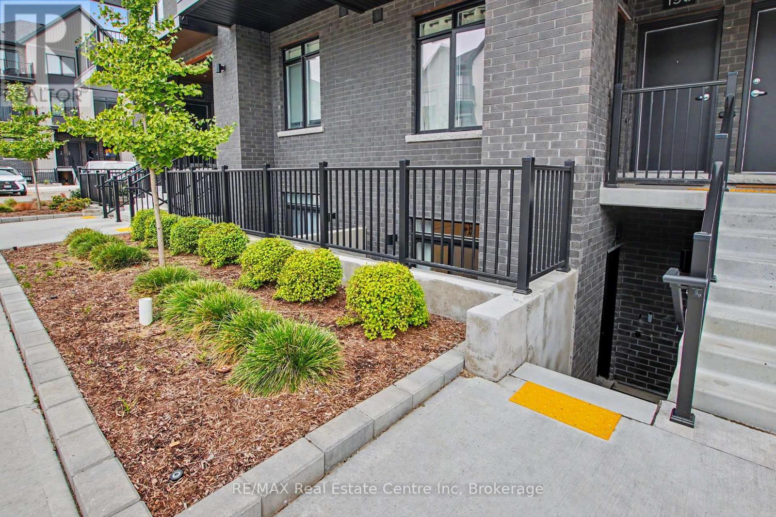 192 - 824 Woolwich Street, Guelph (Riverside Park), Ontario  N1H 0E1 - Photo 3 - X14085484