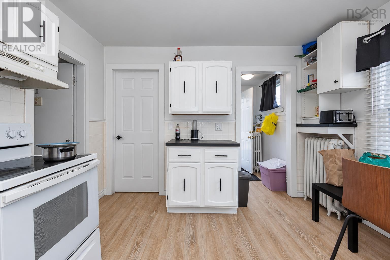 201 Vulcan Avenue, Sydney, Nova Scotia  B1P 5X1 - Photo 14 - 202625980