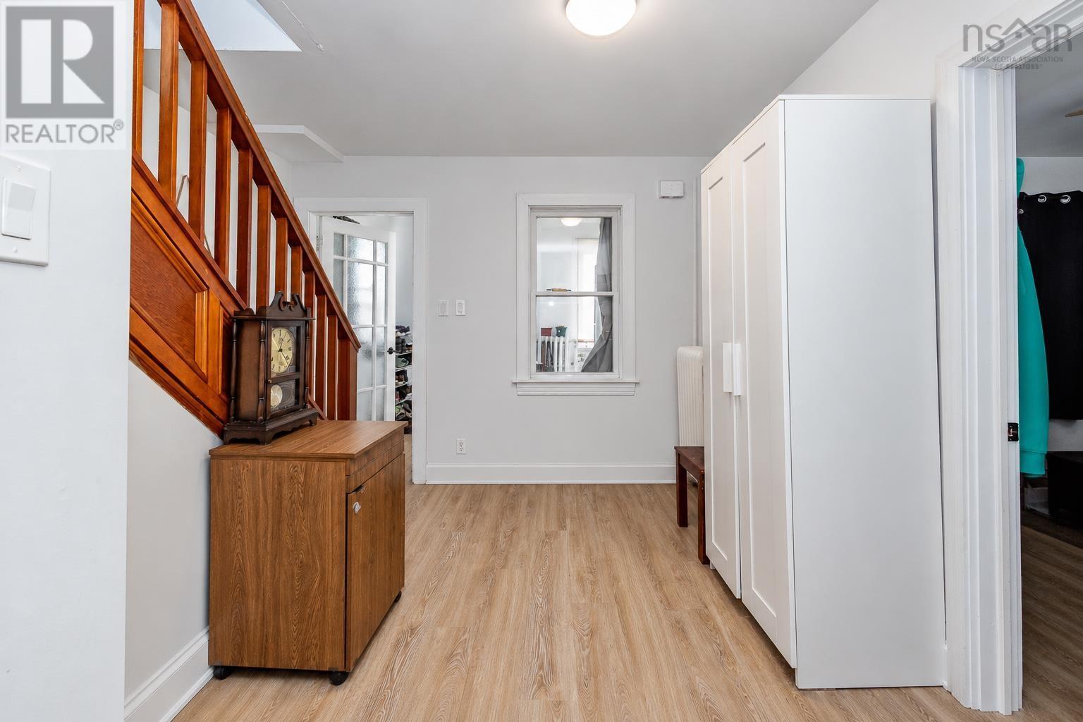 201 Vulcan Avenue, Sydney, Nova Scotia  B1P 5X1 - Photo 11 - 202625980