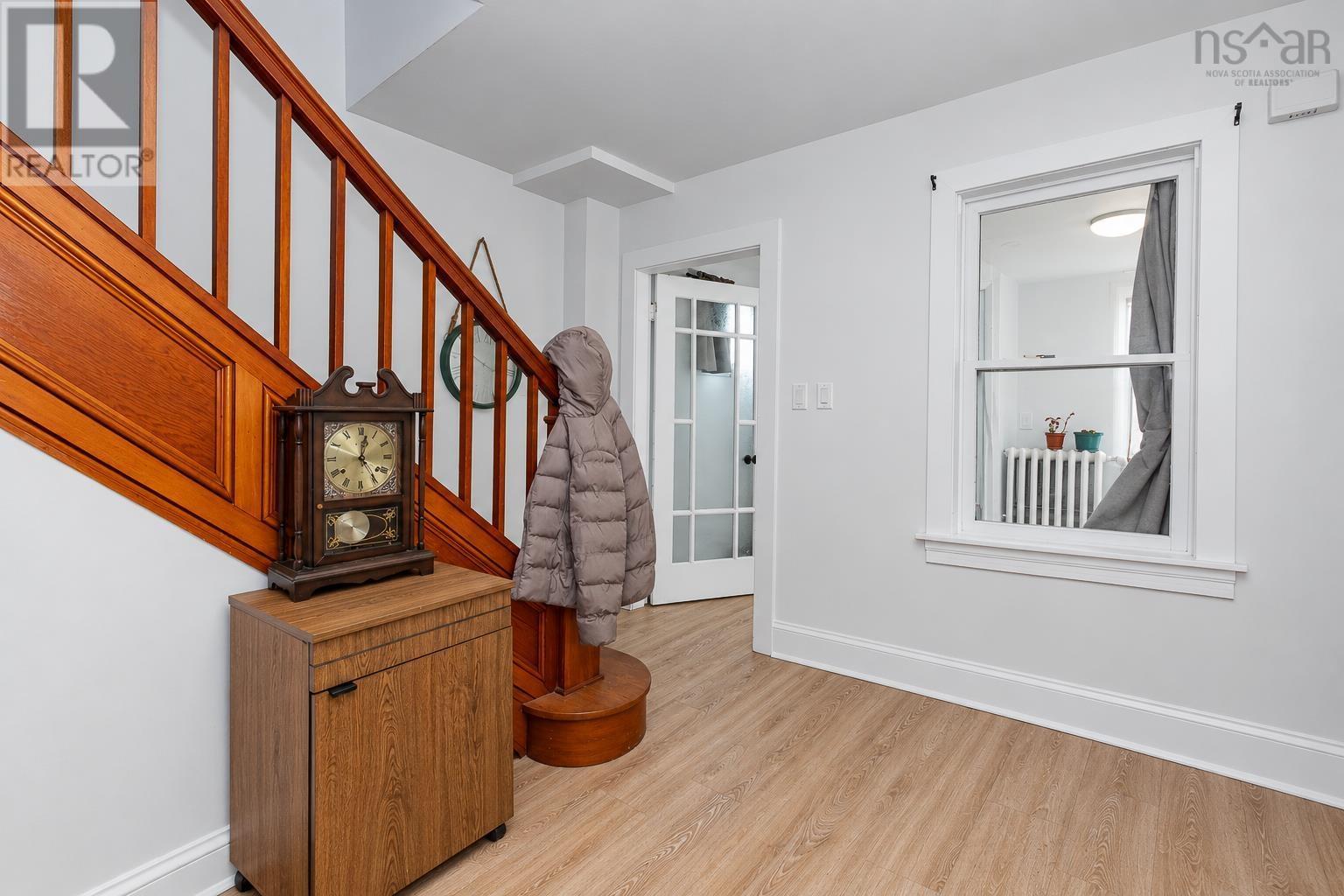 201 Vulcan Avenue, Sydney, Nova Scotia  B1P 5X1 - Photo 12 - 202625980
