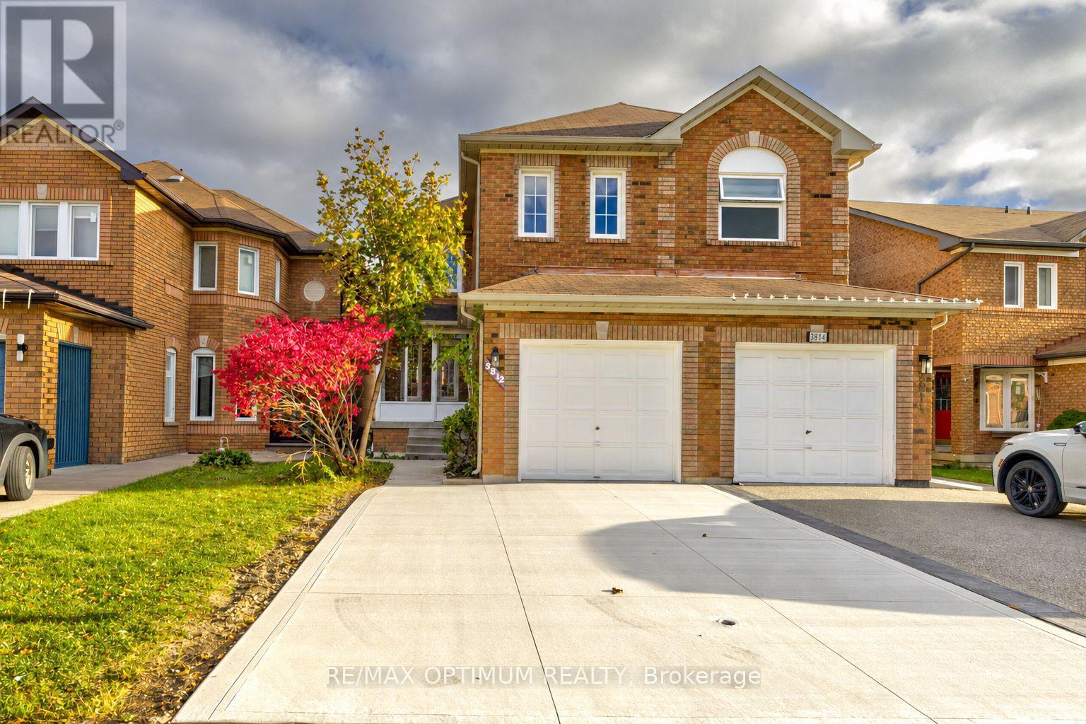 3812 CRAIGHURST AVENUE, Mississauga, Ontario