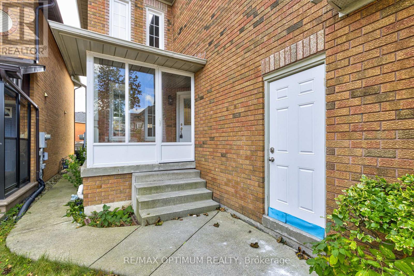 3812 Craighurst Avenue, Mississauga, Ontario  L5N 6T7 - Photo 3 - W14085490
