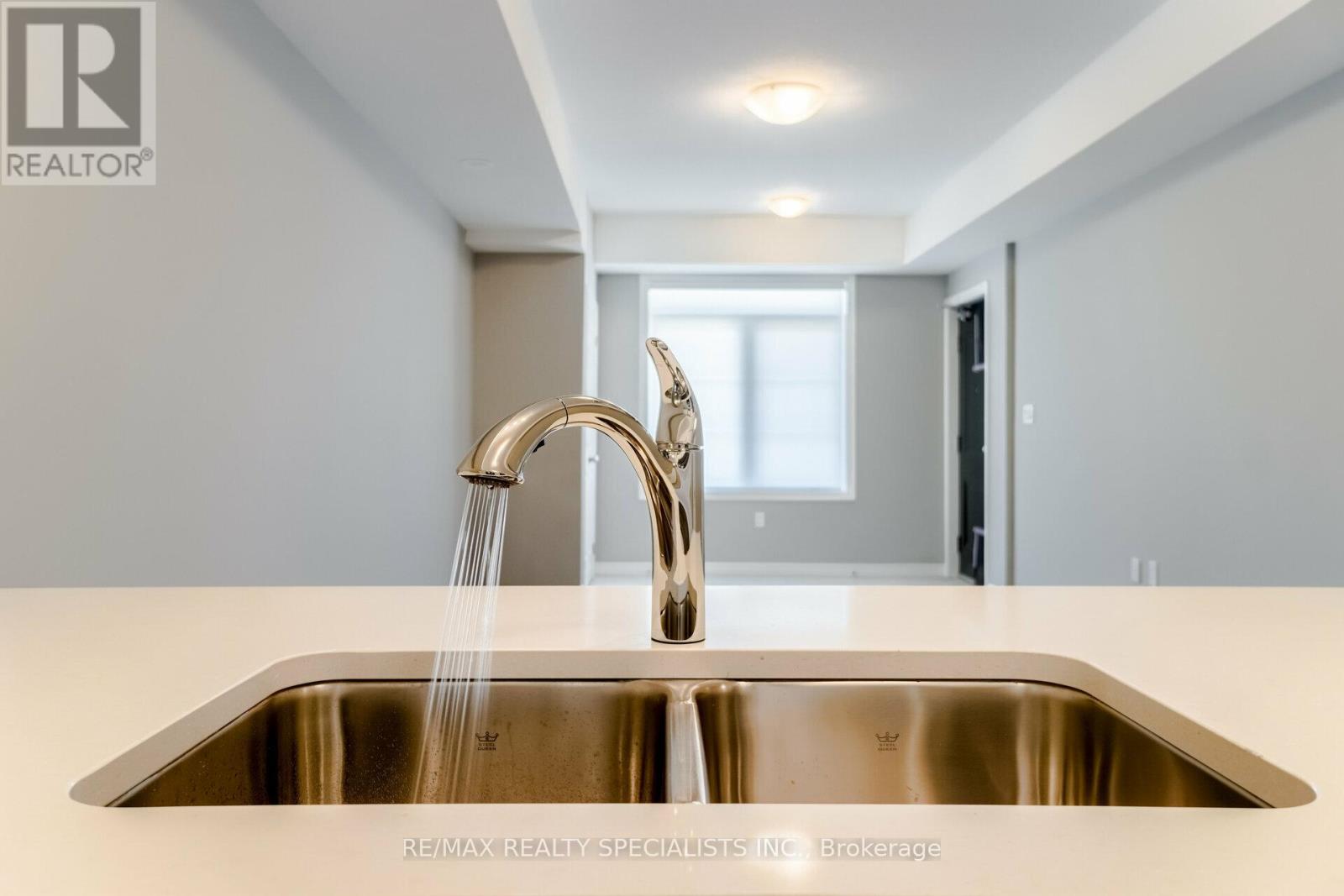 120 Wheat Lane, Kitchener, Ontario  N2R 0R4 - Photo 5 - X14085422