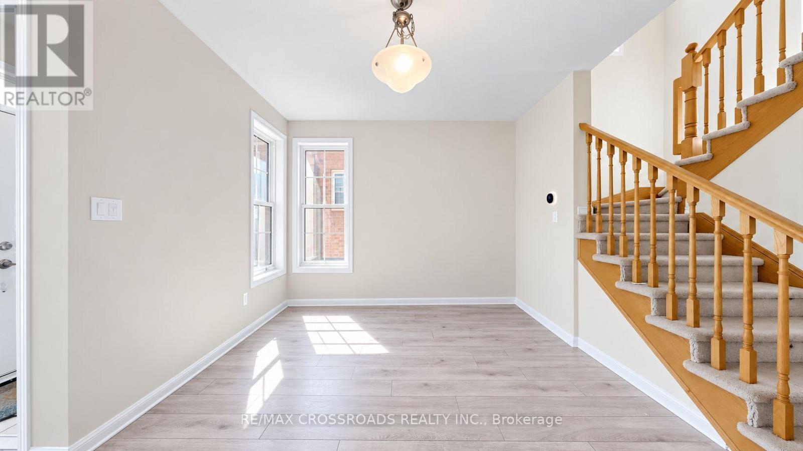 1754 Hayden Lane, Pickering, Ontario  L1X 0A9 - Photo 4 - E14085012