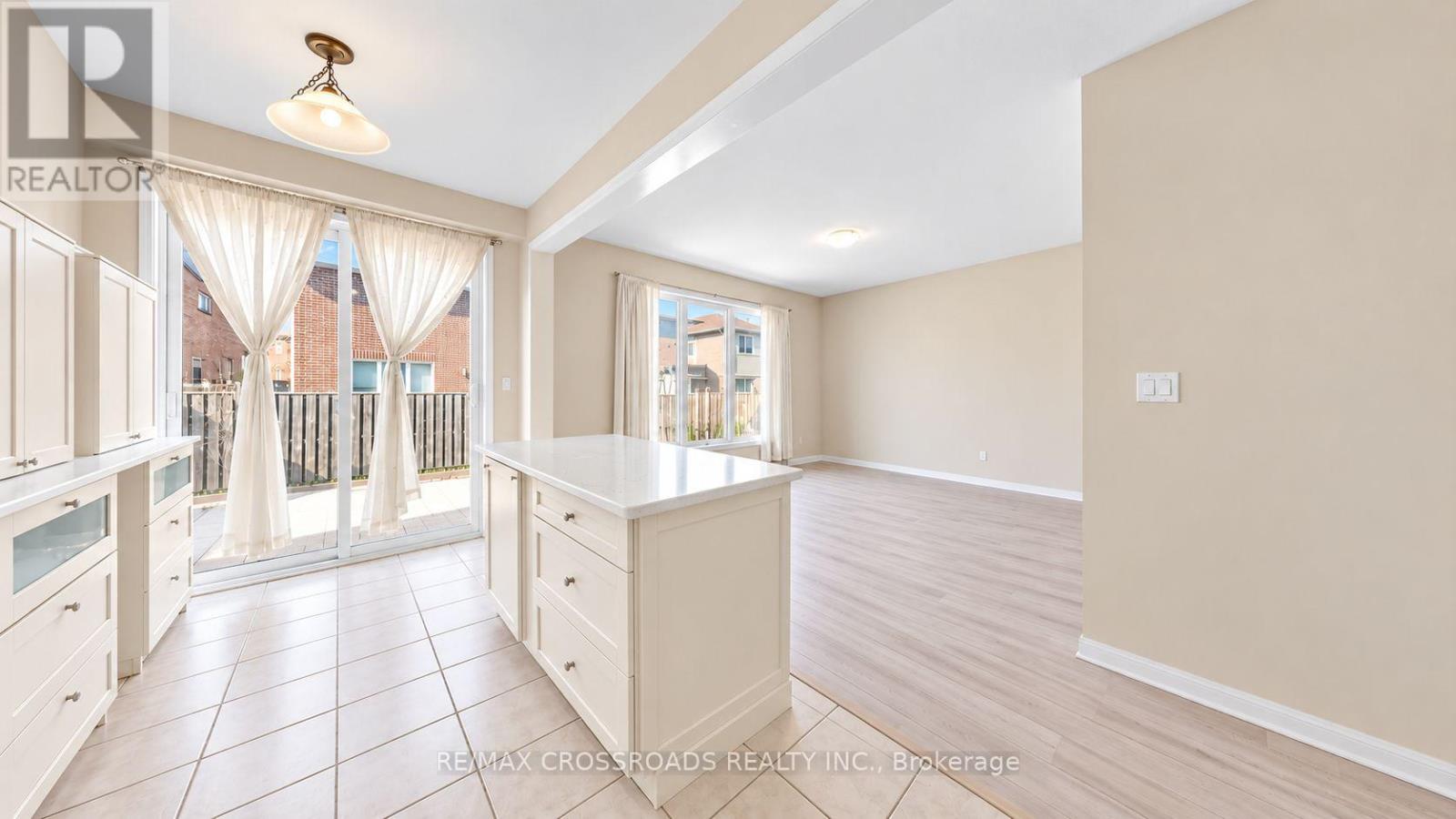 1754 Hayden Lane, Pickering, Ontario  L1X 0A9 - Photo 6 - E14085012