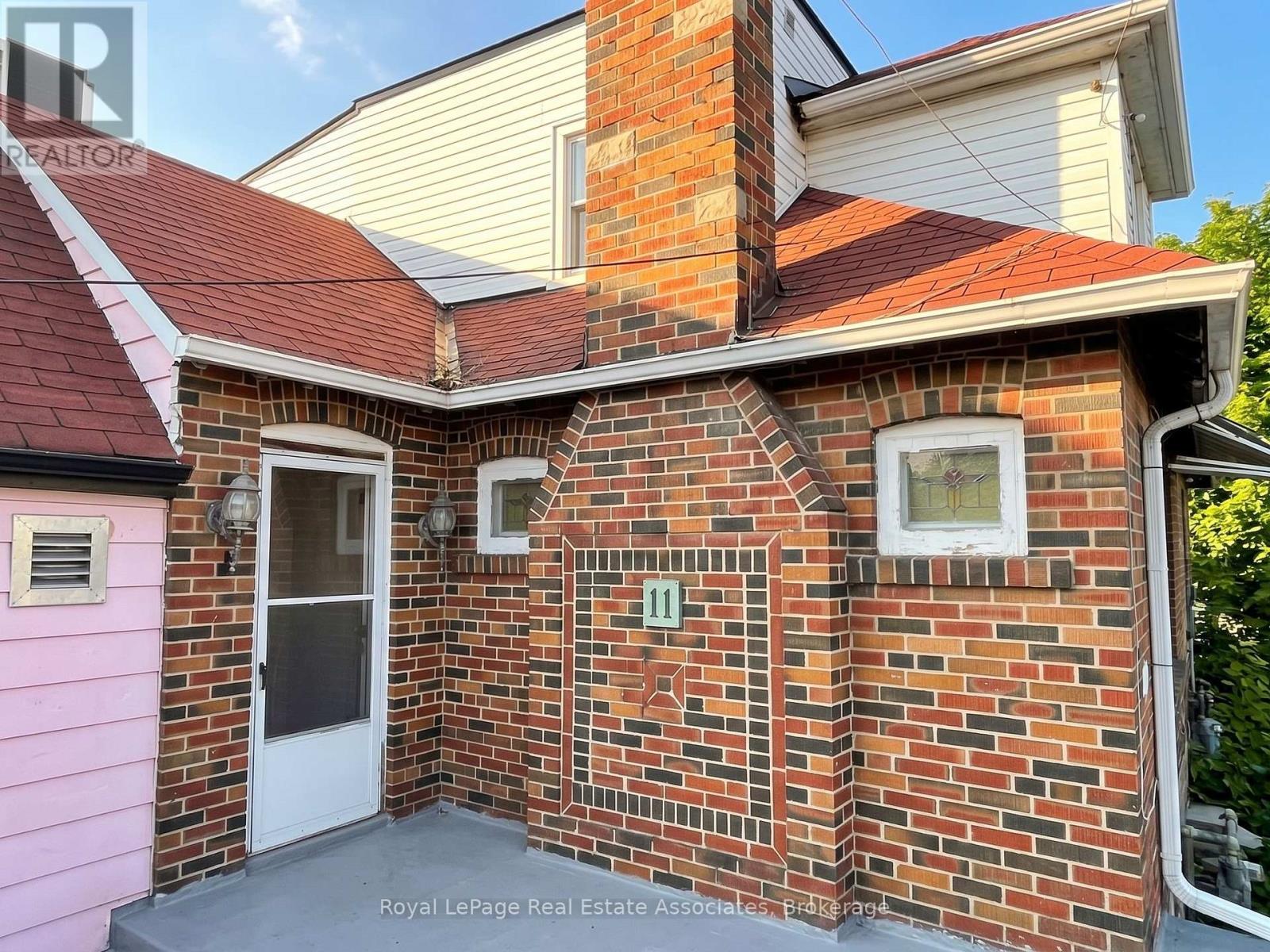 11 Stavebank Road N, Mississauga, Ontario  L5G 2T3 - Photo 5 - W13789342