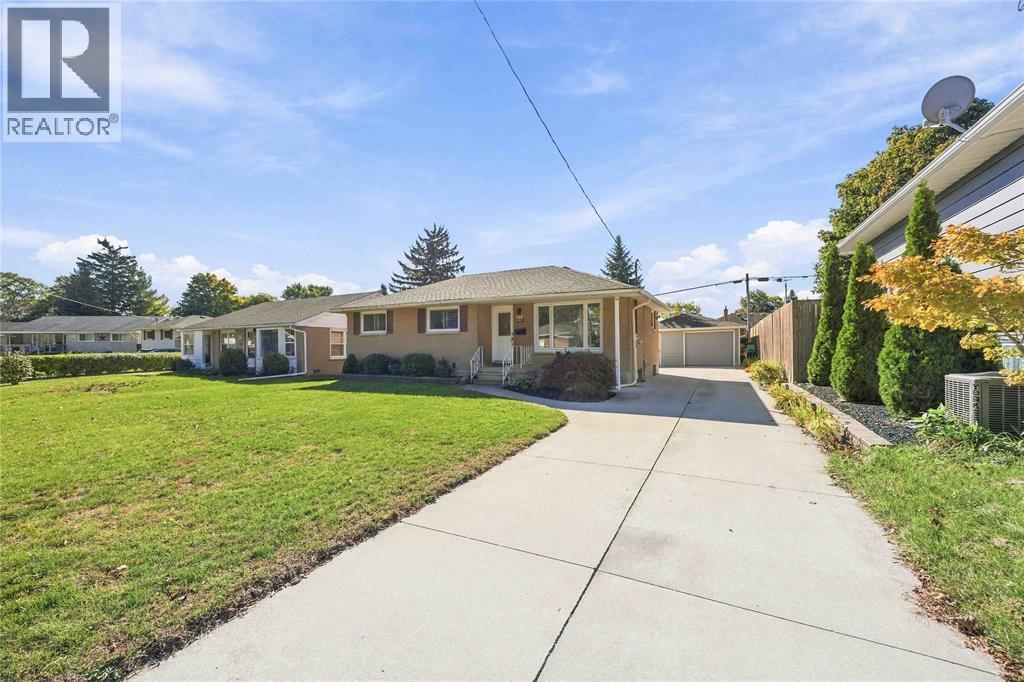 867 CHAMPLAIN ROAD Sarnia Ontario Canada N7V2E9 2