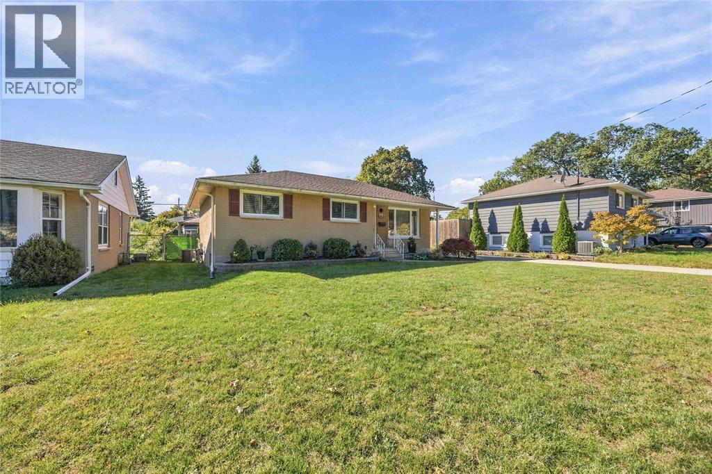 867 CHAMPLAIN ROAD Sarnia Ontario Canada N7V2E9 3