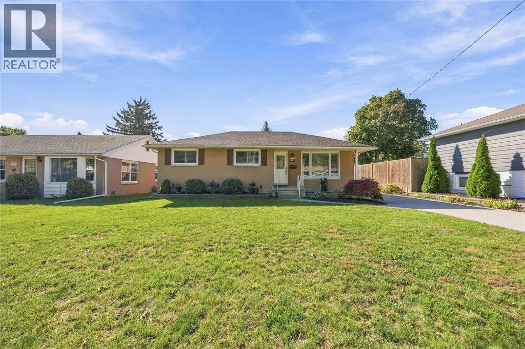 867 CHAMPLAIN ROAD Sarnia Ontario Canada N7V2E9