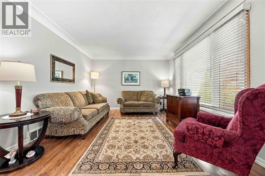 867 CHAMPLAIN ROAD Sarnia Ontario Canada N7V2E9 5