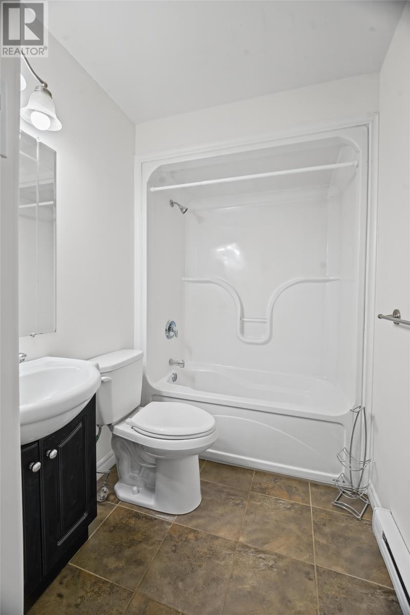 20 Blomidon Street, Paradise — photo 8