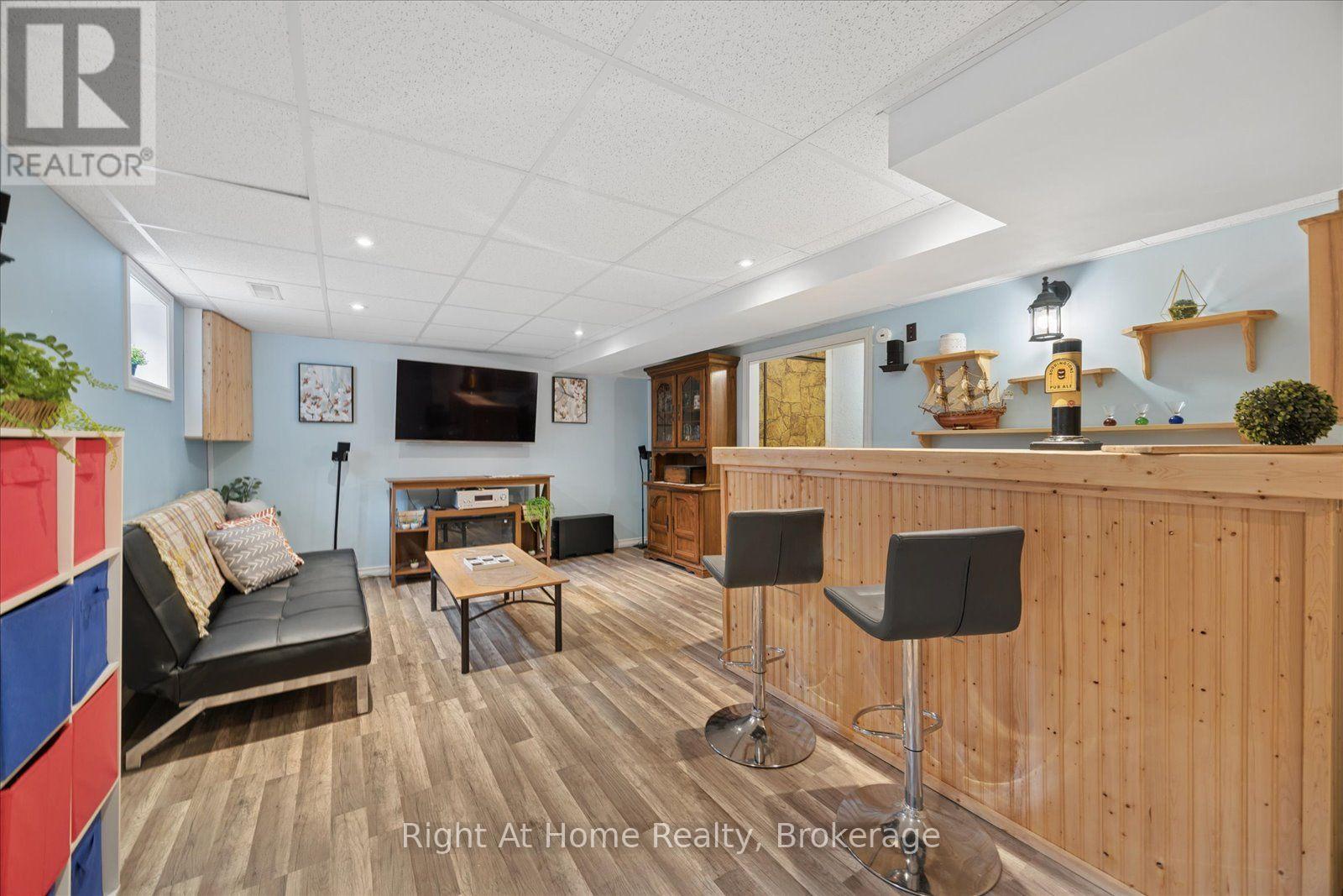 1145 Valley Court, Oshawa, Ontario  L1J 3M4 - Photo 33 - E14085506