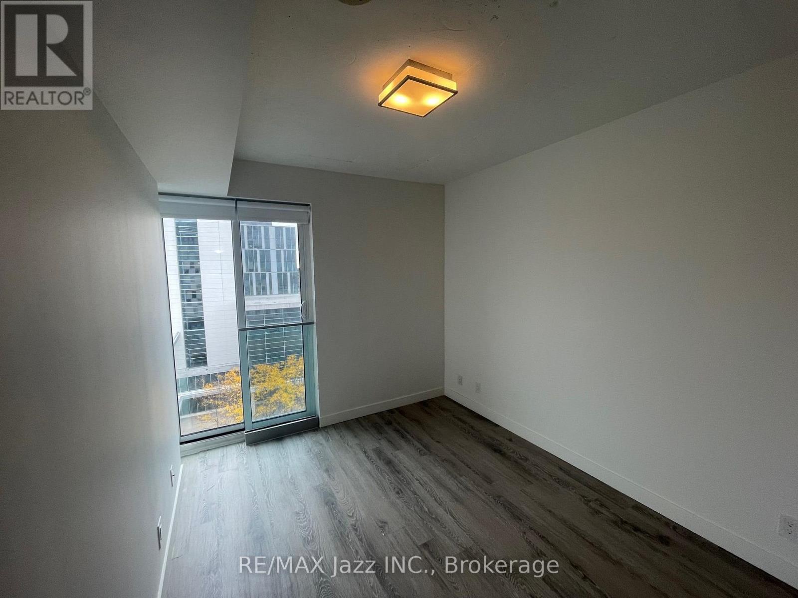 412 - 100 Bond Street E, Oshawa, Ontario  L1G 0E6 - Photo 10 - E14085528