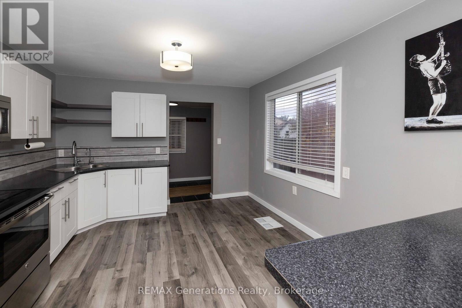 356 Elliott Street, Thunder Bay, Ontario  P7A 1N2 - Photo 4 - X14085654