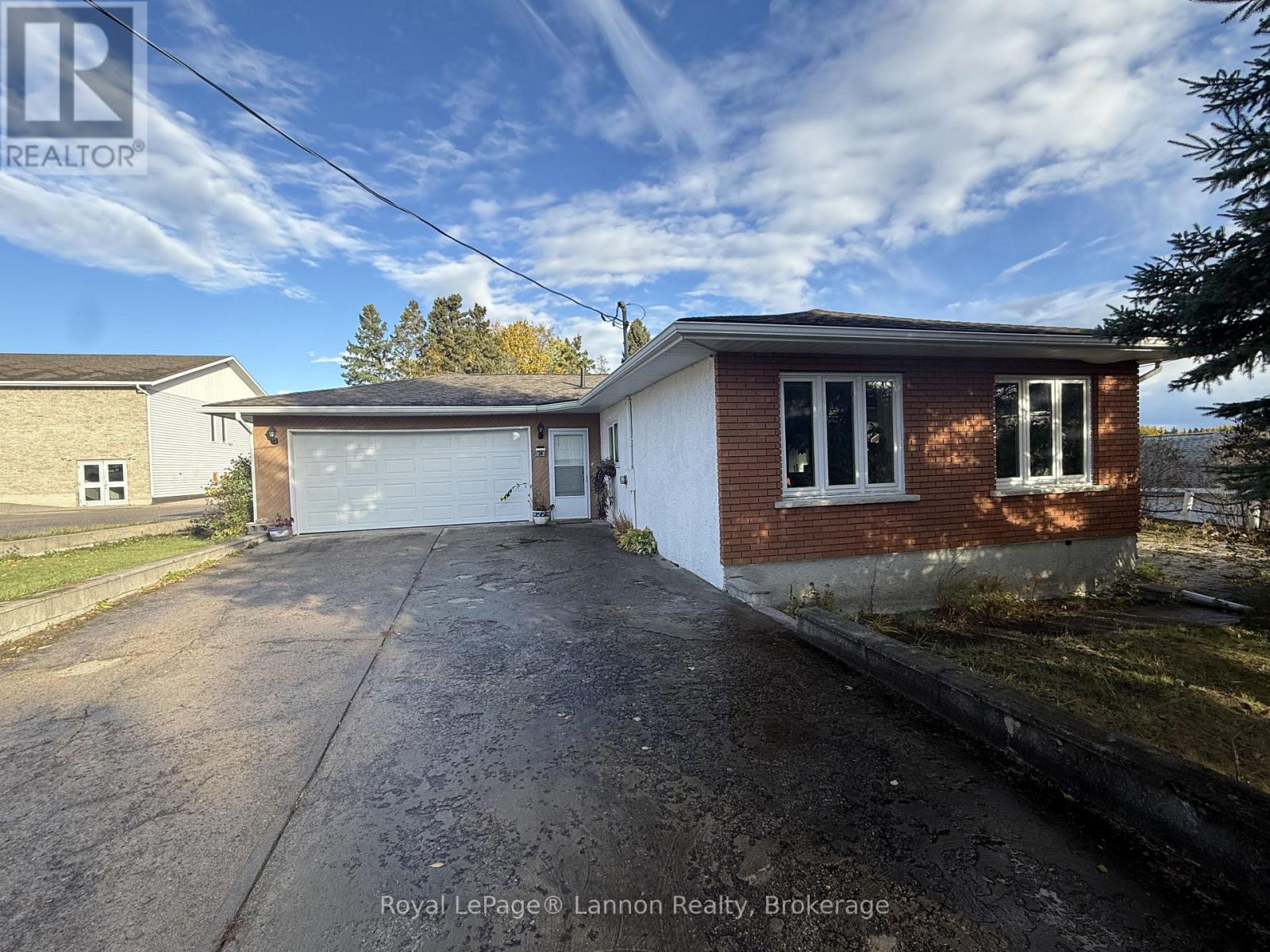 24 First Avenue, Sioux Lookout, Ontario  P8T 1E8 - Photo 3 - X14085796
