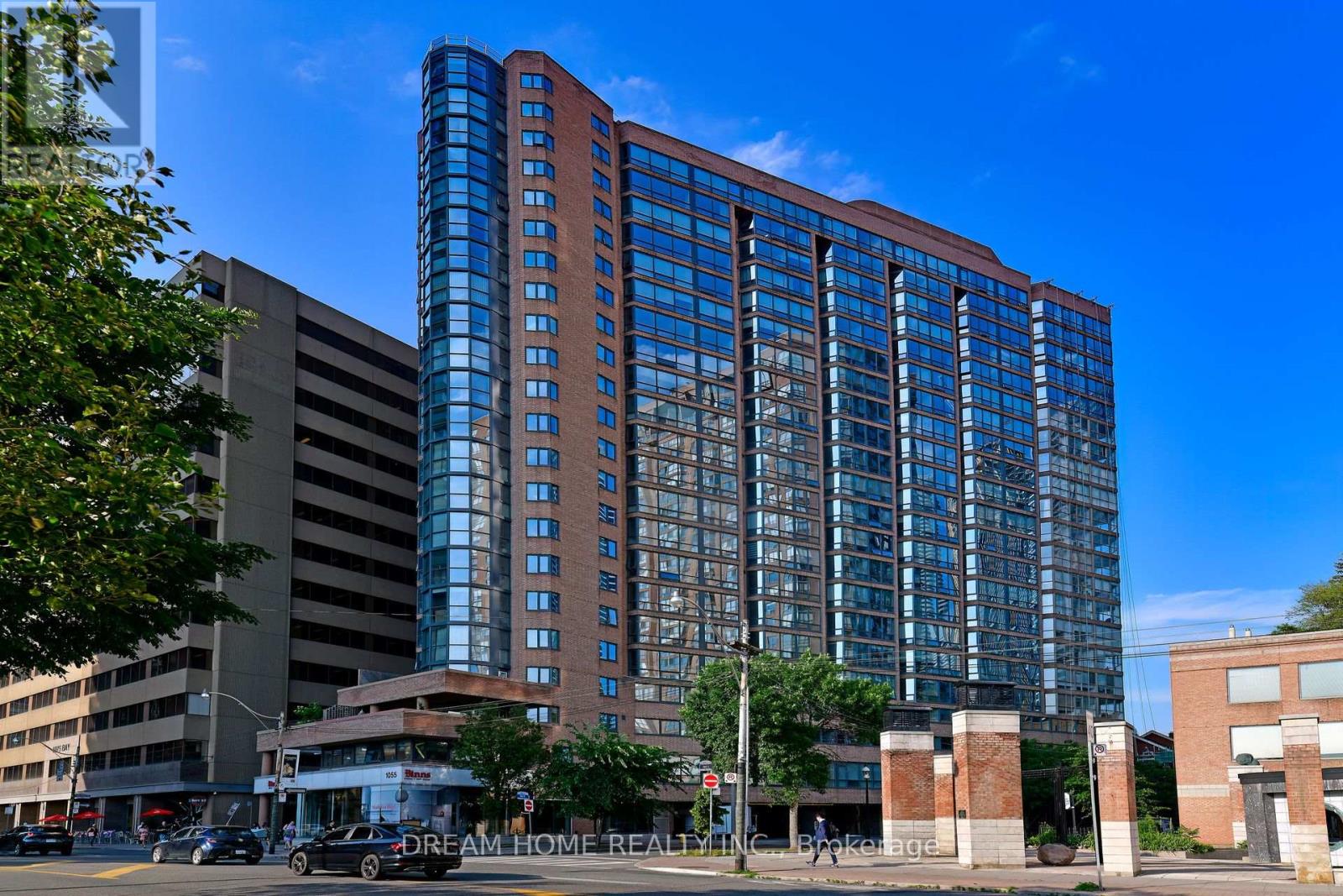 1204 - 1055 BAY STREET, Toronto, Ontario