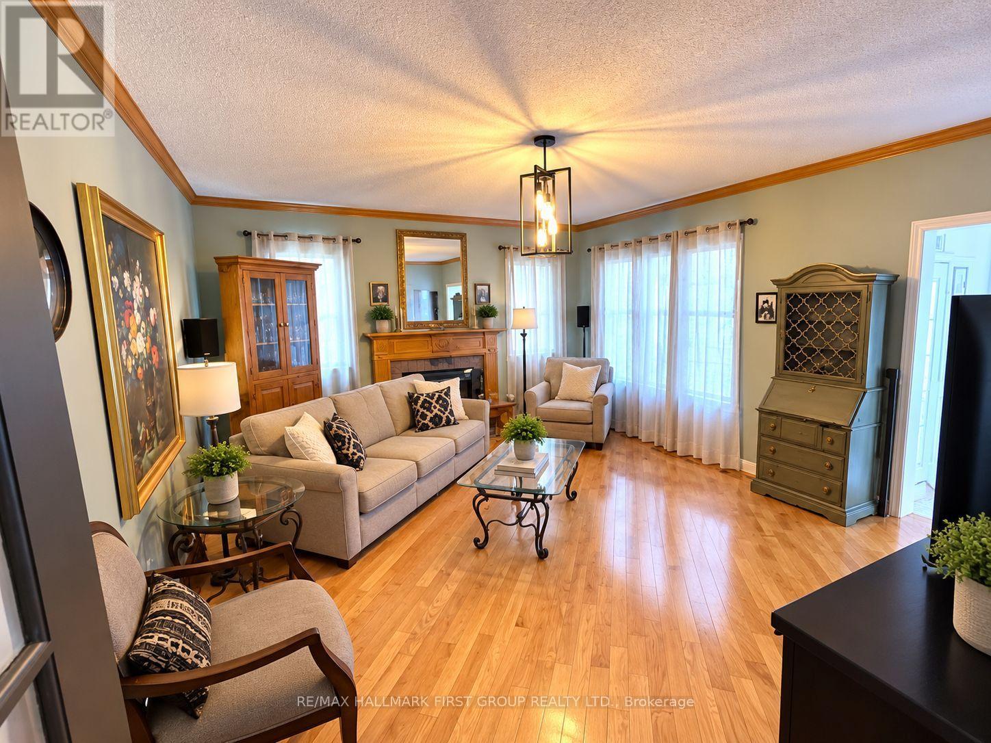 10 Darley Street, Ajax, Ontario  L1T 3X8 - Photo 6 - E14085648