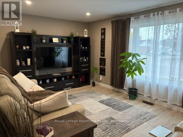 153 Bayfield Road, Goderich (Goderich (Town)), Ontario  N7A 3G2 - Photo 3 - X14085614