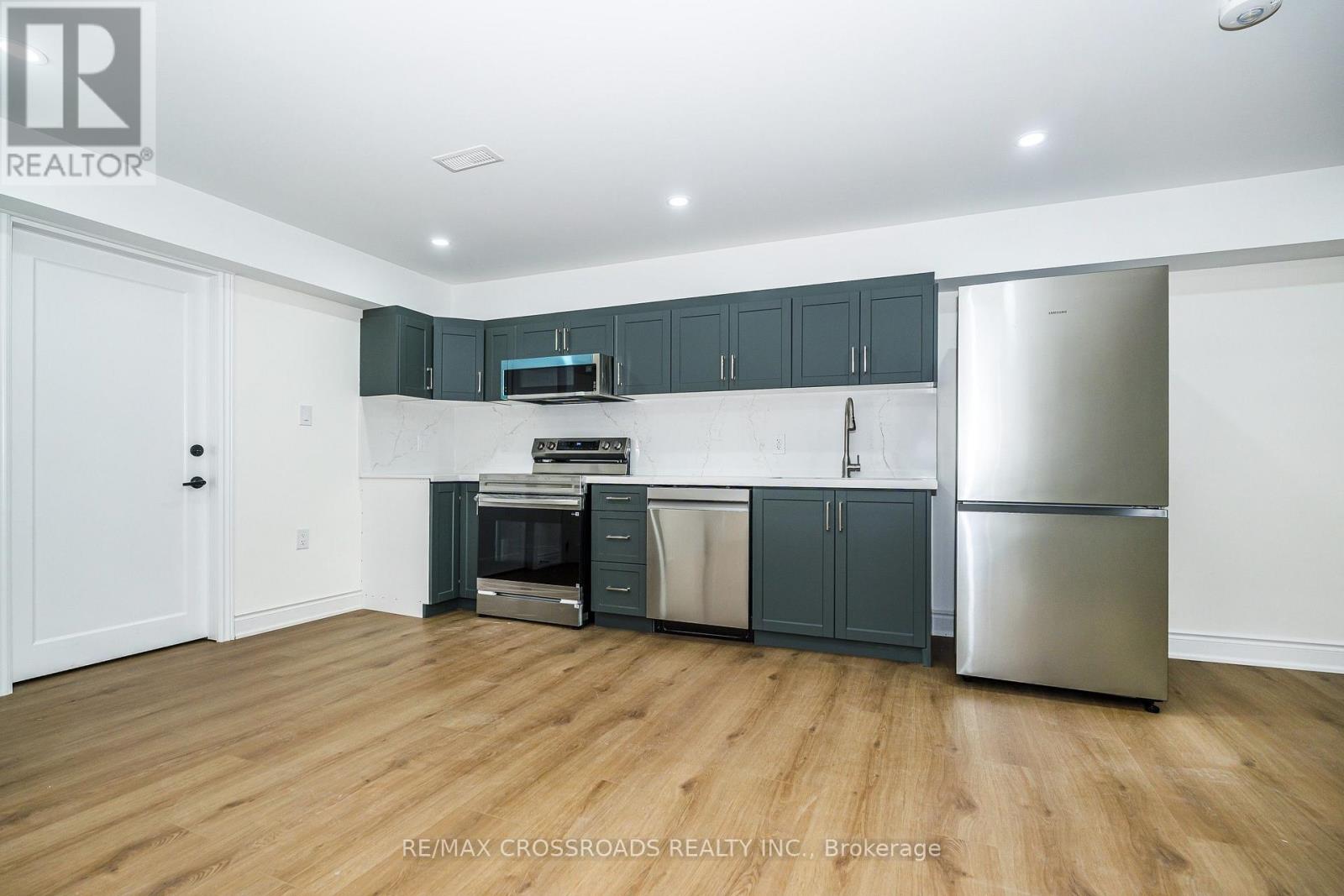 Bsmnt - 16 Mantell Crescent, Ajax, Ontario  L1T 3N6 - Photo 8 - E13837560
