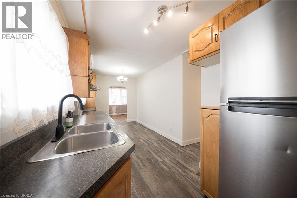 364 Wellington Street, Brantford, Ontario  N3S 4A6 - Photo 9 - 40871191