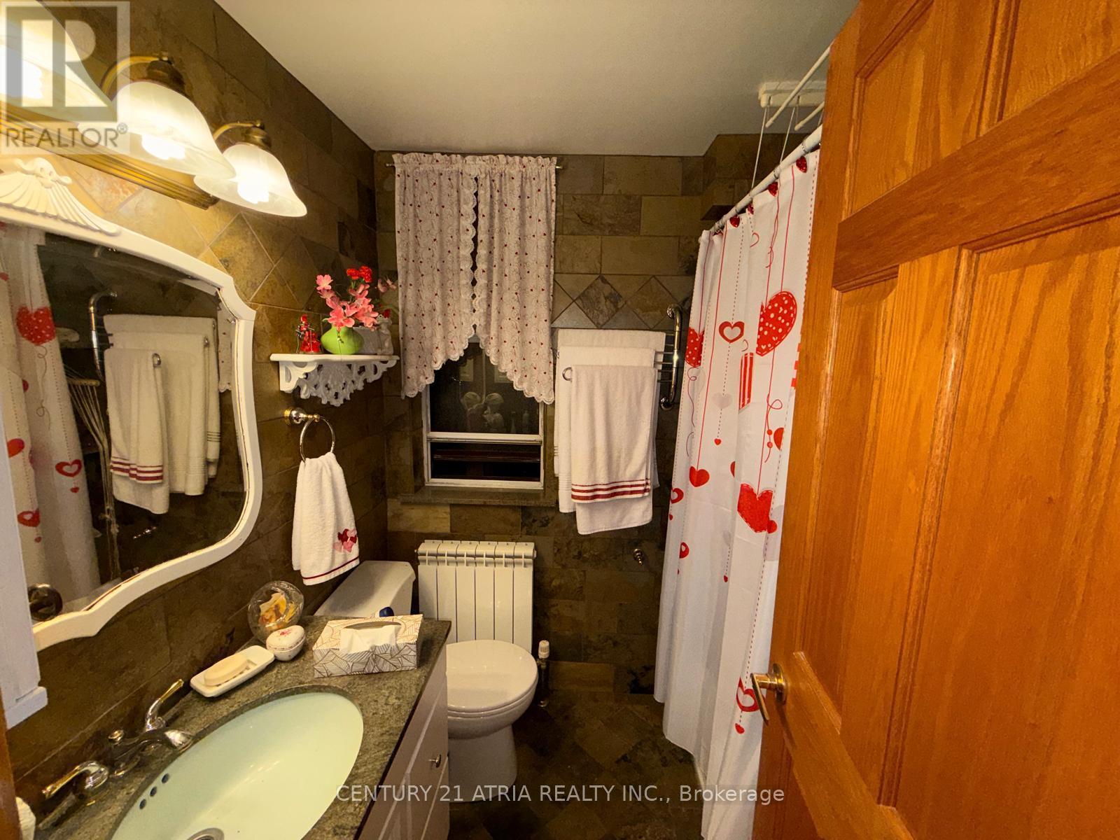 74 Millicent Street, Toronto, Ontario  M6H 1W4 - Photo 9 - W14081192