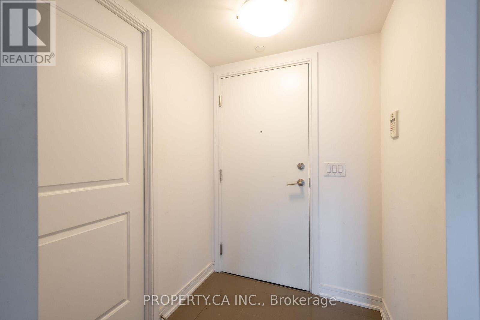 1210 - 9205 Yonge Street S, Richmond Hill (Langstaff), Ontario  L4C 1V5 - Photo 2 - N14085504