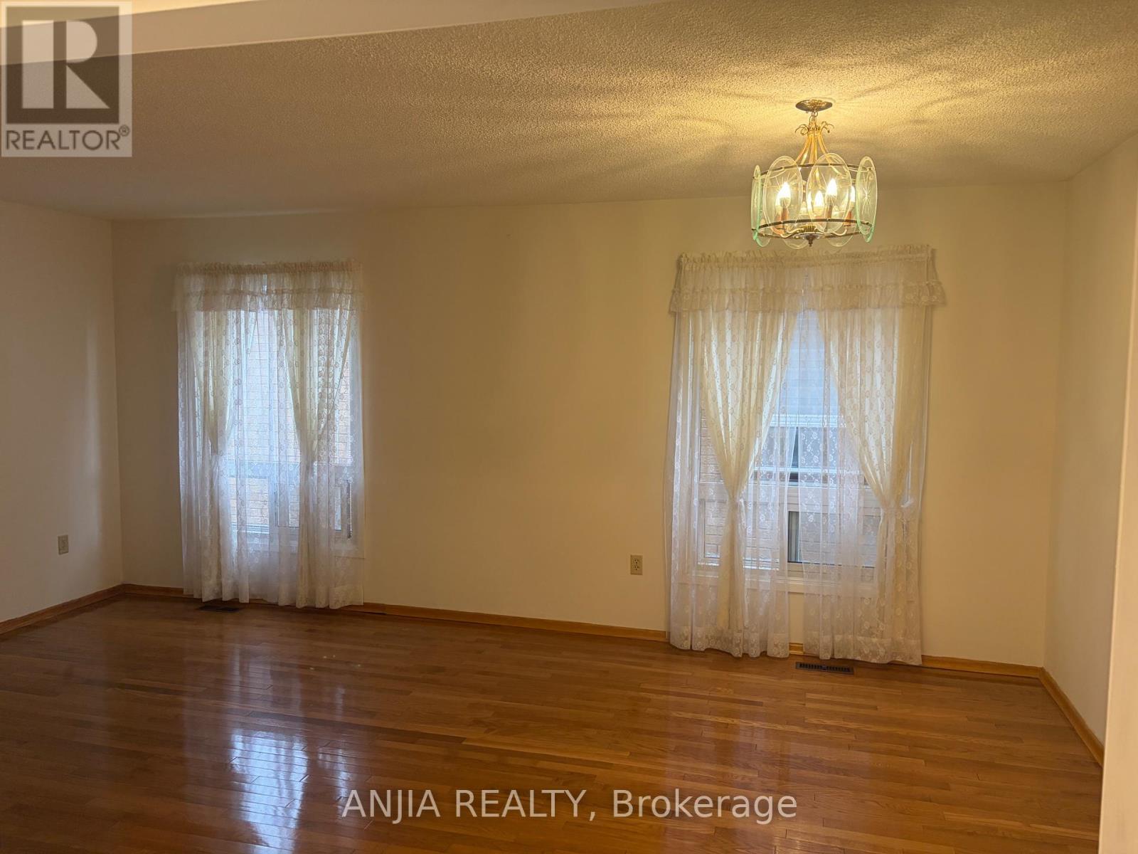 21 Tangmere Crescent, Markham (Milliken Mills East), Ontario  L3R 6Z1 - Photo 5 - N14085762