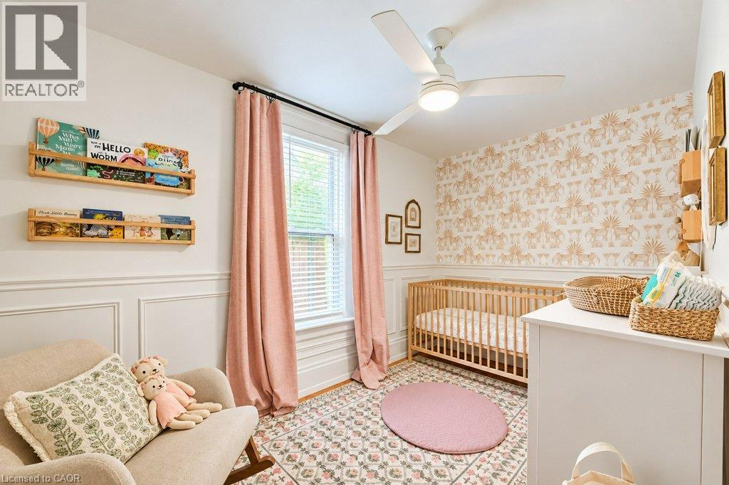 22 Whitney Place, Kitchener, Ontario  N2G 2X5 - Photo 33 - 40871816