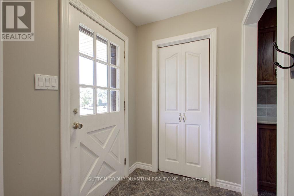 462 Withnell Crescent, Oakville, Ontario  L6L 3L9 - Photo 5 - W14085536