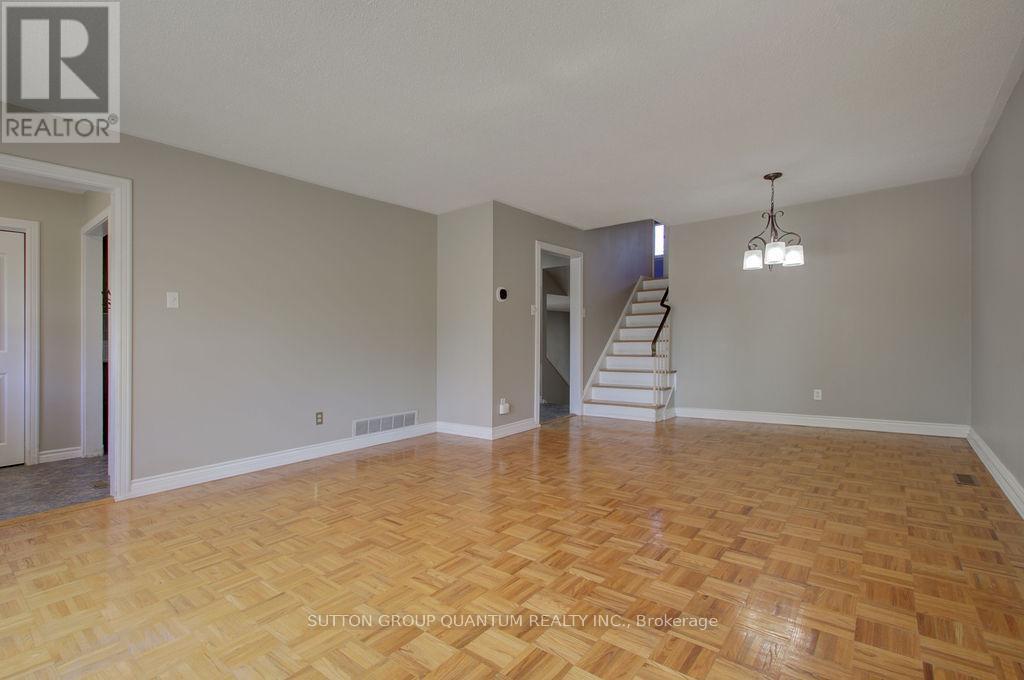 462 Withnell Crescent, Oakville, Ontario  L6L 3L9 - Photo 6 - W14085536