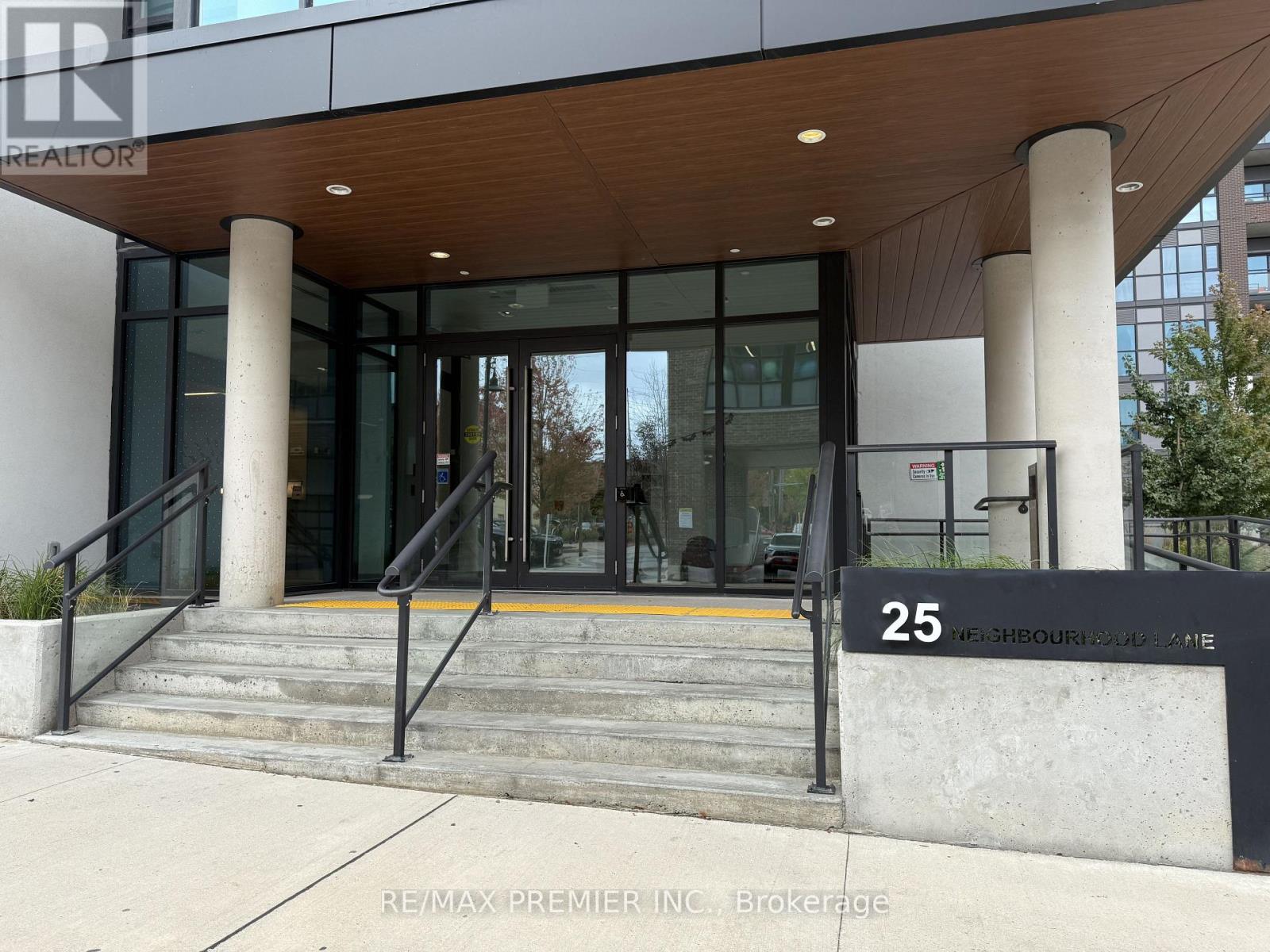 302 - 25 Neighbourhood Lane, Toronto, Ontario  M8Y 0C4 - Photo 2 - W14085598