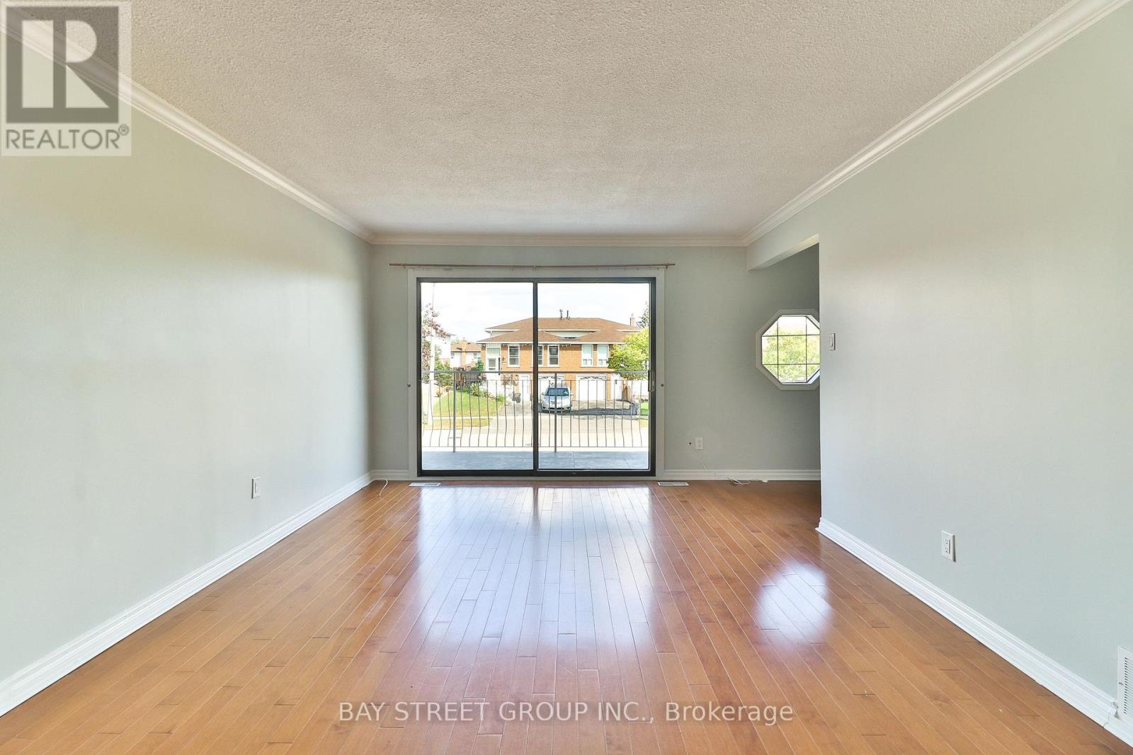 Upper Unit - 489 Fergo Avenue, Mississauga, Ontario  L5B 2J2 - Photo 11 - W14085758