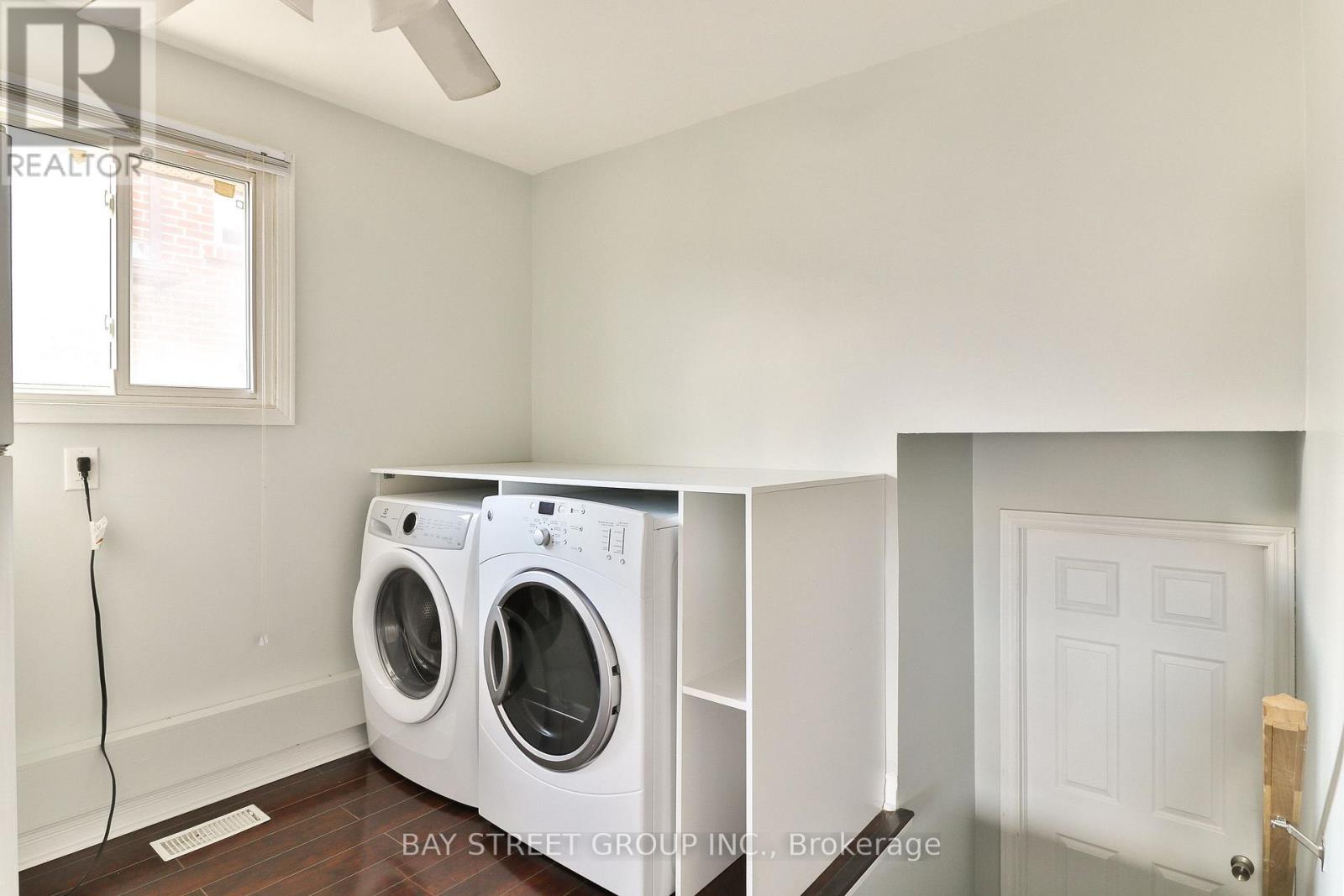 Upper Unit - 489 Fergo Avenue, Mississauga, Ontario  L5B 2J2 - Photo 6 - W14085758