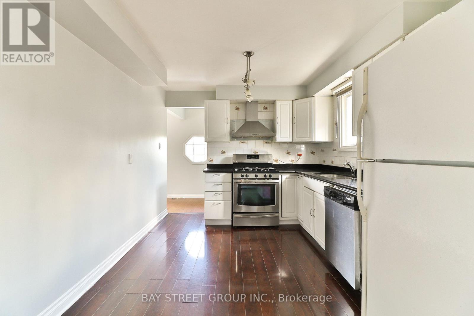 Upper Unit - 489 Fergo Avenue, Mississauga, Ontario  L5B 2J2 - Photo 7 - W14085758