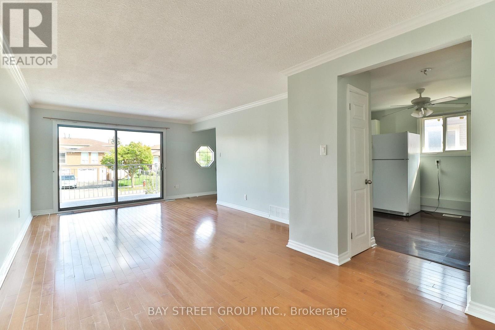 Upper Unit - 489 Fergo Avenue, Mississauga, Ontario  L5B 2J2 - Photo 8 - W14085758