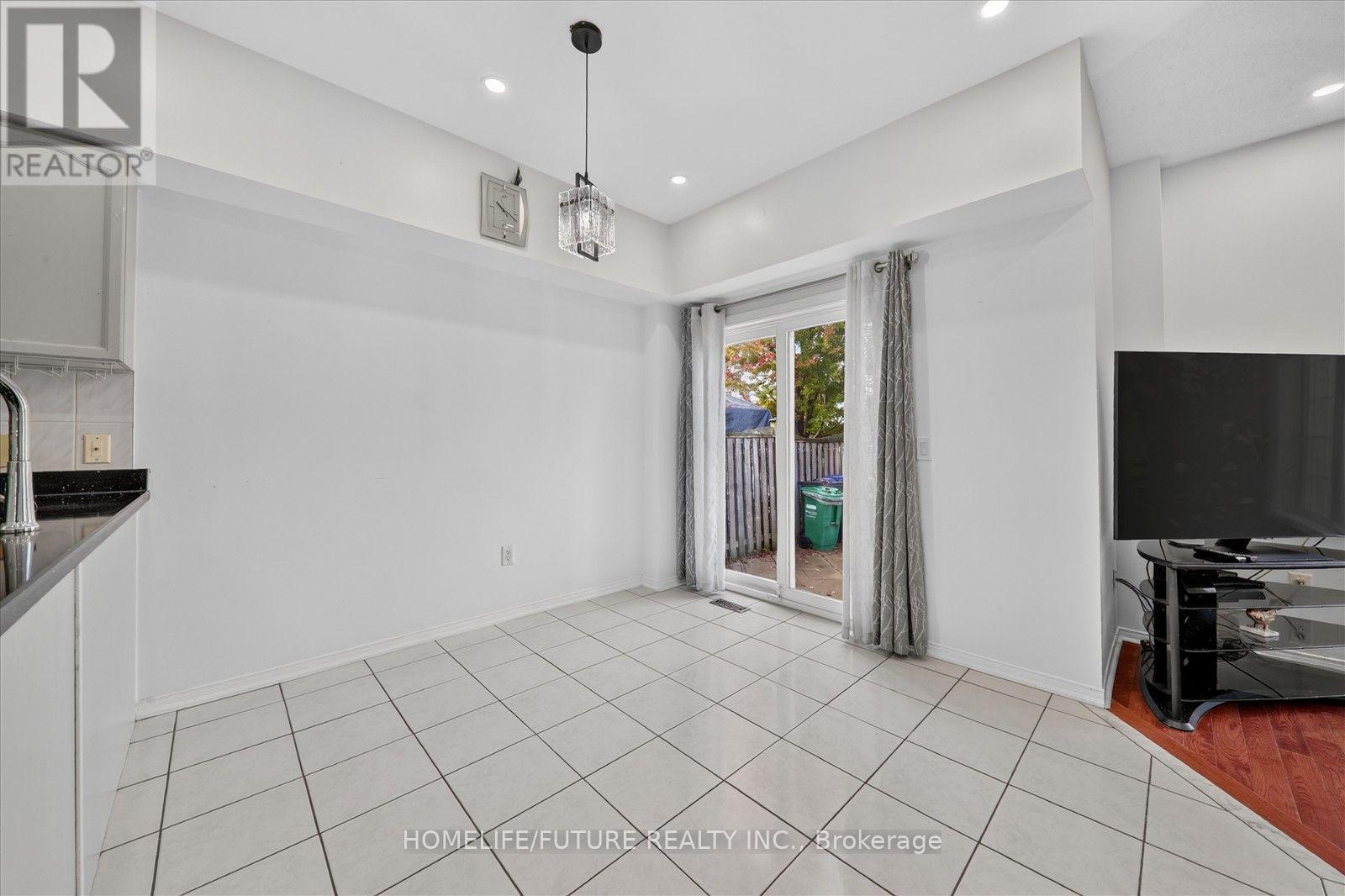 7236 Village Walk, Mississauga, Ontario  L5W 1V8 - Photo 14 - W14085764