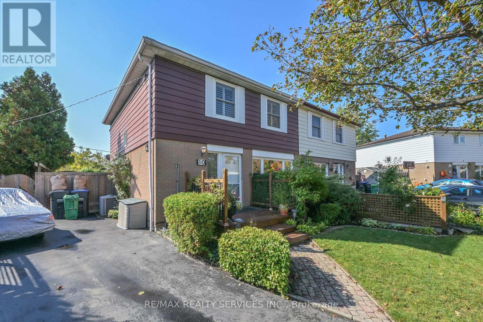 10 Danesbury Crescent, Brampton, Ontario  L6T 1T3 - Photo 2 - W14085840