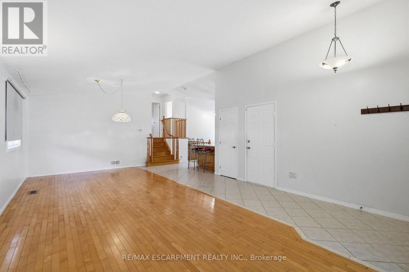102 Cove Crescent, Hamilton, Ontario  L8E 5A1 - Photo 7 - X14085592