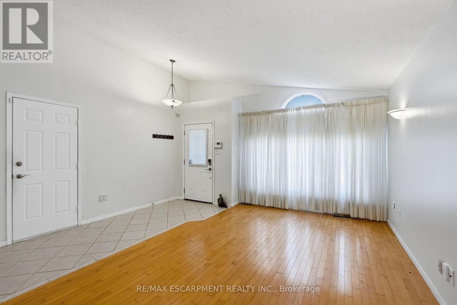 102 Cove Crescent, Hamilton, Ontario  L8E 5A1 - Photo 8 - X14085592