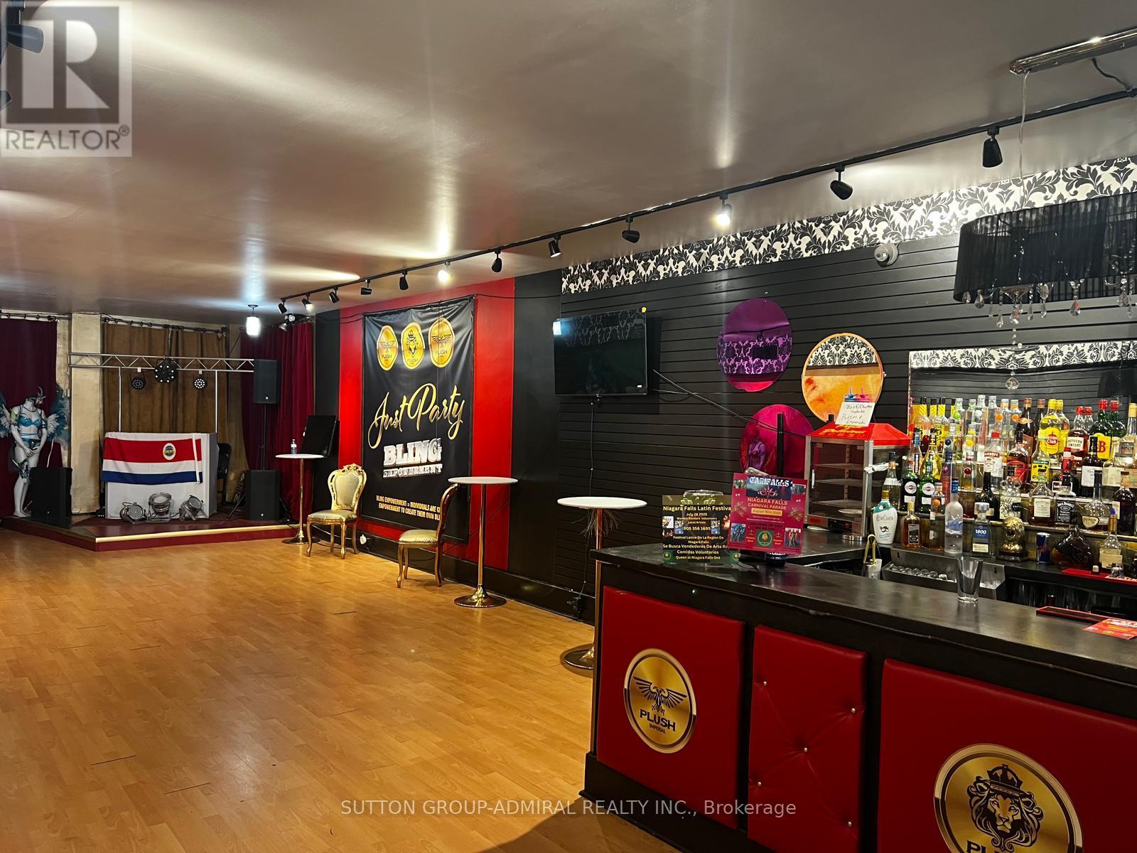 4515 Queen Street, Niagara Falls, Ontario  L2E 2L4 - Photo 3 - X14085698