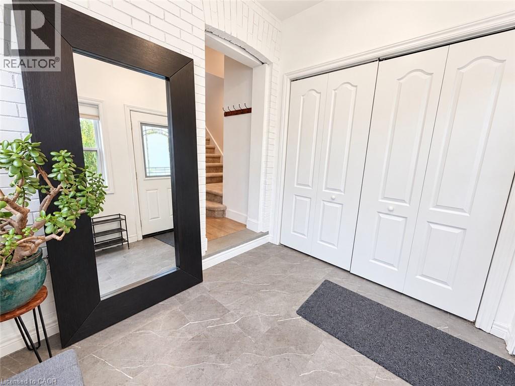 826 Beach Boulevard, Hamilton, Ontario  L8H 6Z5 - Photo 3 - 40871877