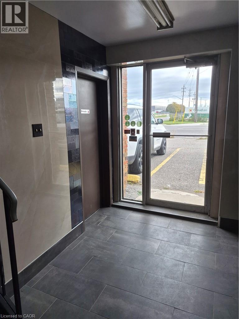 365 Grays Road, Hamilton, Ontario L8E 2Z1 - Photo 3 - 40871842