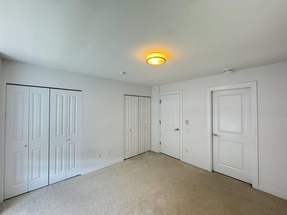 15828 27 AVE