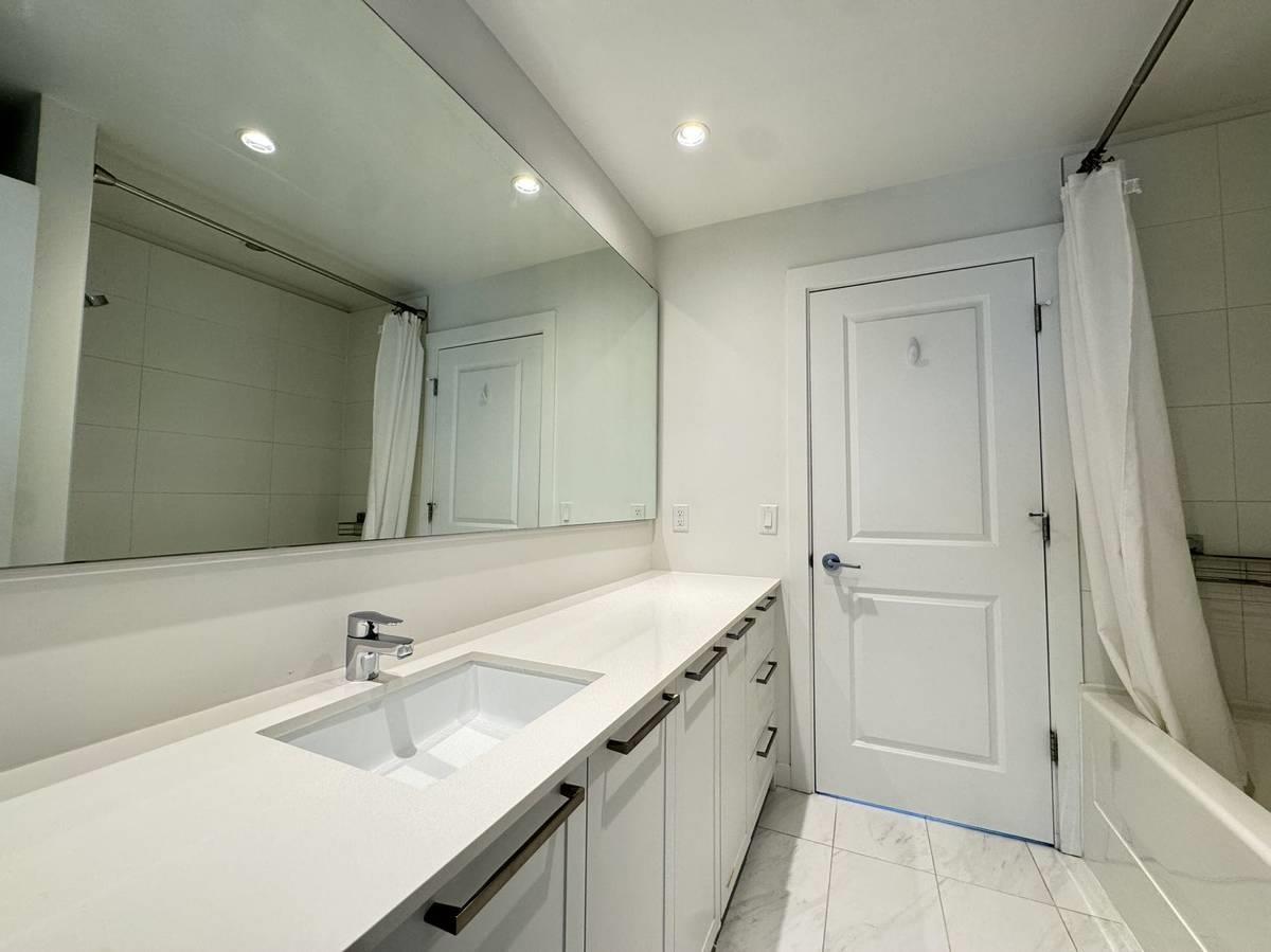 15828 27 AVE